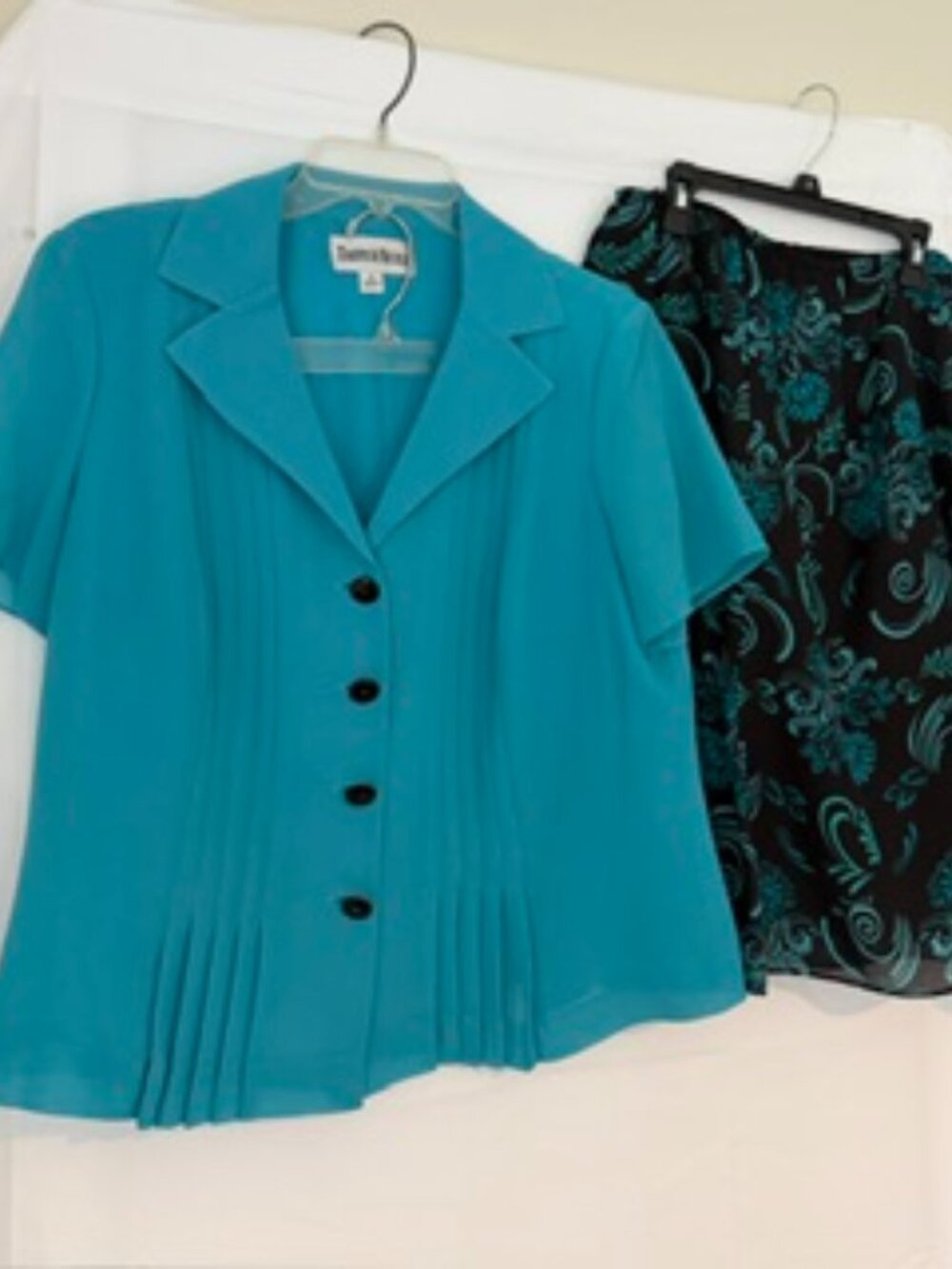 Womens Suit, Size XL, Danny & Nicole Brand